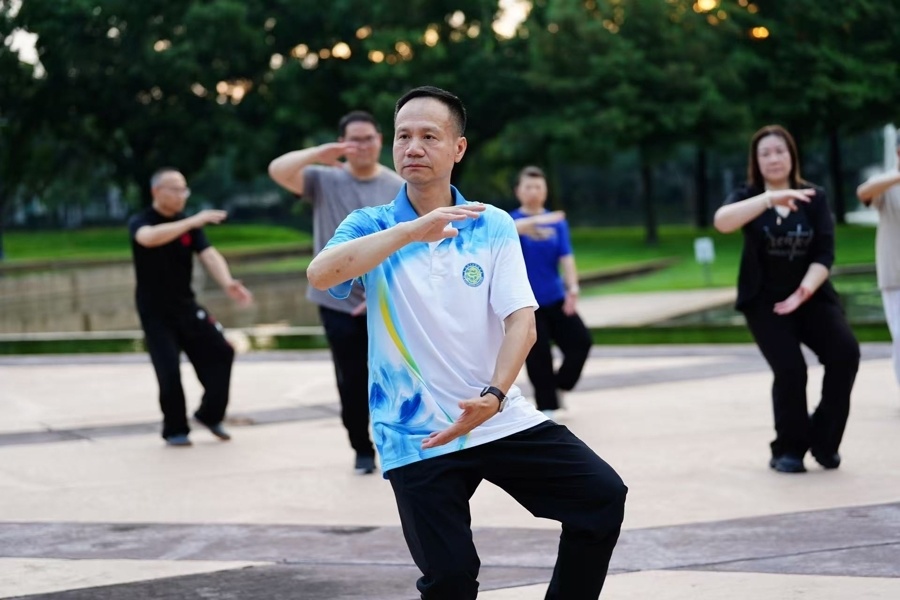 领学员习武, 美国武术联