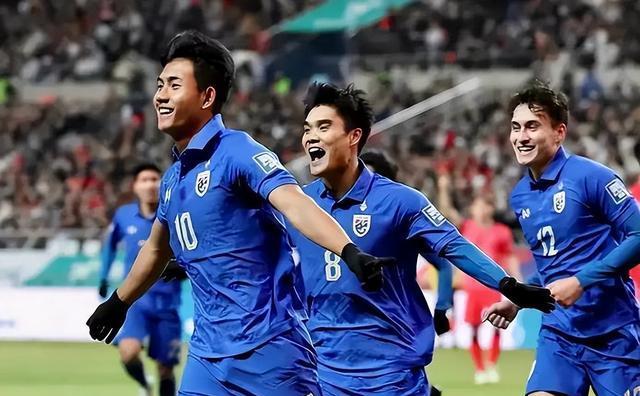 球队外, 让国足闯入