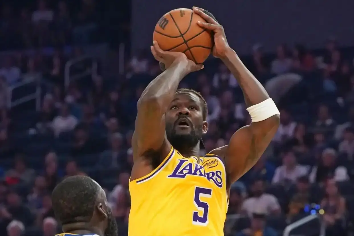 艾顿, 和东契奇最